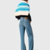 Ausgestellte Jeans mit Kette