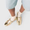 Ballerinas aus Metallic-Leder