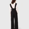 Bestickte Hose mit Hosenträgern
