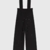 Bestickte Hose mit Hosenträgern