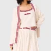 Bestickte, lange Strickjacke