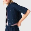 Besticktes, verkürztes Jeanshemd