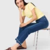 Bootcut-Jeans mit Perlenverzierung