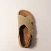 Flache Sandalen in Raffia-Optik