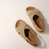 Flache Sandalen in Raffia-Optik