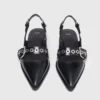 Flache Slingbacks mit Lederriemen
