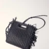 Gesteppte M Bag aus Leder