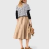 Gestreiftes T-Shirt mit Strassblume