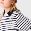Gestreiftes T-Shirt mit Strassblume