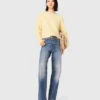 Jeans mit Kettengürtel