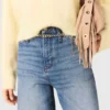 Jeans mit Kettengürtel