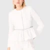 Kurze Jacke mit verziertem Gürtel