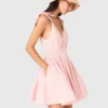 Kurzes, ausgestelltes Baumwollkleid