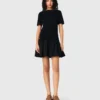 Kurzes Kleid aus Strick und Taft