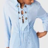 Langes Plisseekleid mit Ösen