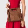 M Bag aus genarbtem Leder