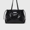 M-Tasche aus geknittertem Leder