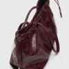 M-Tasche aus geknittertem Leder