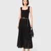 Maxikleid aus Strickstoff mit Strasssteinen