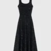 Maxikleid aus Strickstoff mit Strasssteinen