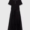 Maxikleid mit Falten und Polokragen
