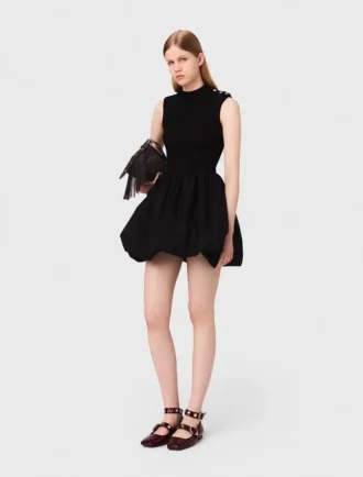 Mini-Kleid aus geripptem Strick und Taft