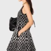 Mini-Strickkleid mit Muster