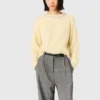 Pullover mit abnehmbarem Kragen mit Schmuckstein