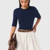 Pullover mit Rundhalsausschnitt und Strasssteinen