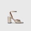Sandalen aus Metallic-Leder mit Absatz