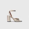 Sandalen aus Metallic-Leder mit Absatz