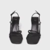 Sandalen mit Metallic-Absatz und Riemchen