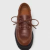 Schuhe mit klobiger Sohle