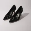 Strass-Pumps mit spitzer Zehenpartie