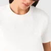 T-Shirt mit kleinem gesticktem Logo