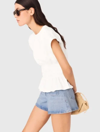 Tailliertes T-Shirt mit Falten