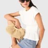 Tailliertes T-Shirt mit Falten