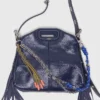 Taschenanhänger aus einer Mischung aus Ketten und Kordeln