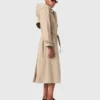Trenchcoat mit abnehmbarer Kapuze