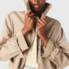 Trenchcoat mit abnehmbarer Kapuze