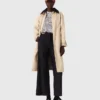 Trenchcoat mit kontrastierenden Ärmeln und Kragen