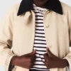Trenchcoat mit kontrastierenden Ärmeln und Kragen