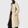 Trenchcoat mit kontrastierenden Ärmeln und Kragen