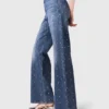 Weit geschnittene Jeans mit Nieten