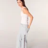 Weit geschnittene Jeans mit Strass-Ausschnitten
