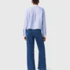 Weite Jeans mit Strasssteinen